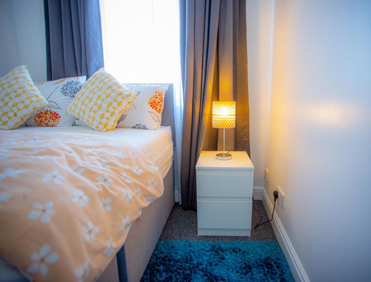 Oasis Place Northampton Extérieur photo