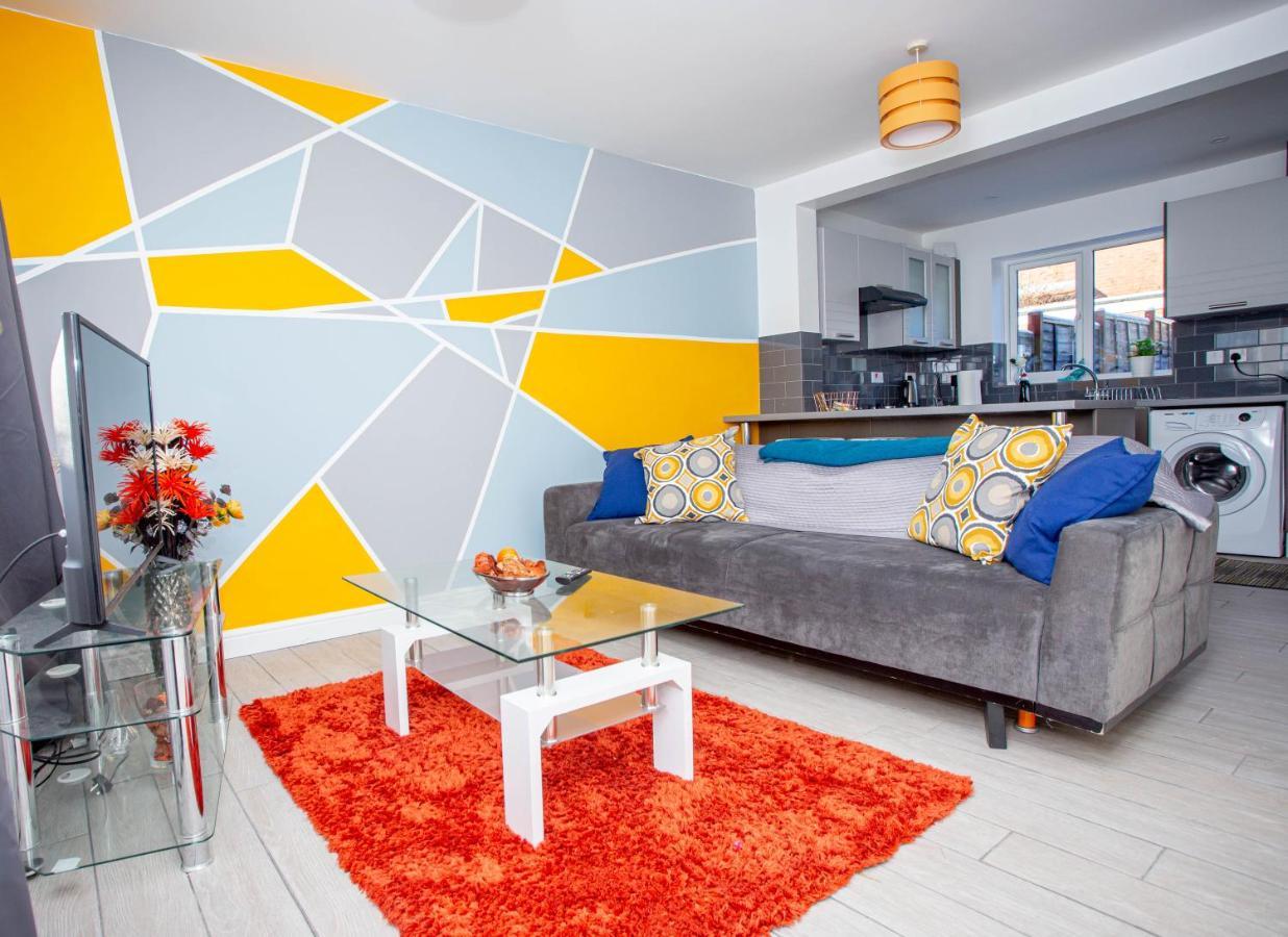 Oasis Place Northampton Extérieur photo